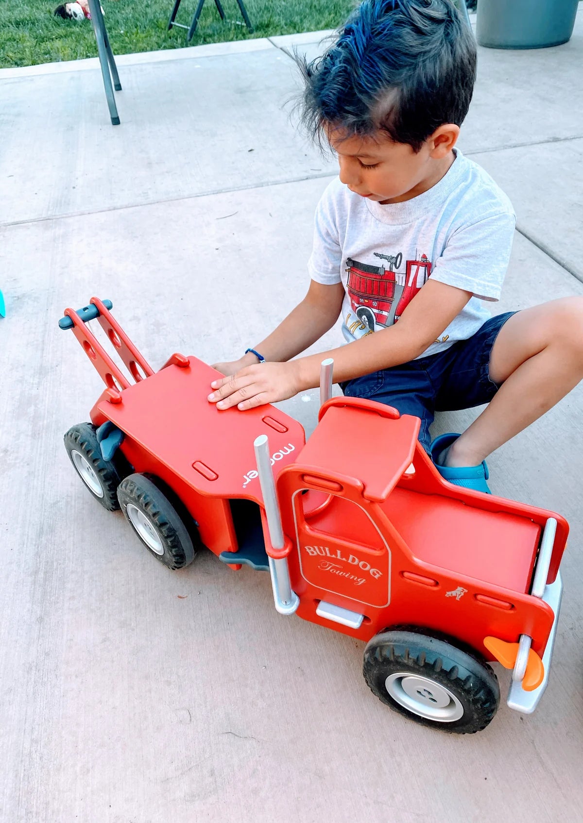 Ride-on Mack Truck Red